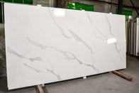 Pierre blanche solide de quartz de Calacatta pour des matériaux de construction de partie supérieure du comptoir